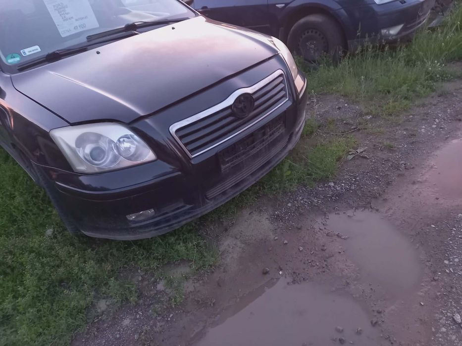 części do TOYOTA AVENSIS T25 KOMBI 2002r ZDERZAK PRZÓD