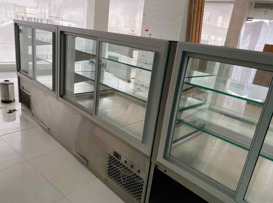 Vitrine e bancada pastelaria
