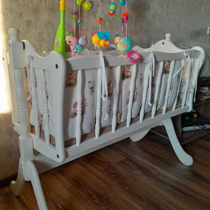 Кроватка для немовлят