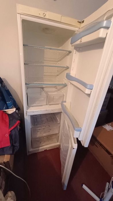 Продам холодильник INDESIT