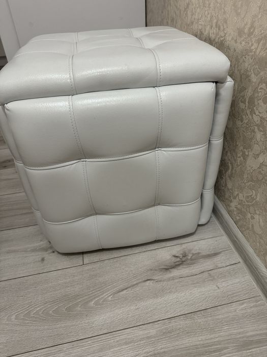 Продам пуф з 5 стульчиків.