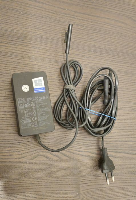 Oryginalny Zasilacz do Microsoft  na 65 W z kablem zasilającym