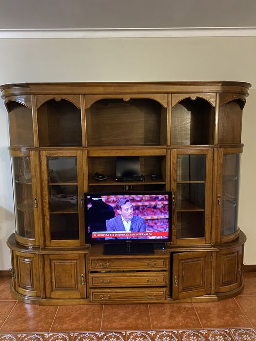 Armário de sala *Ótimo estado* + Oferta de mesa centro de sala