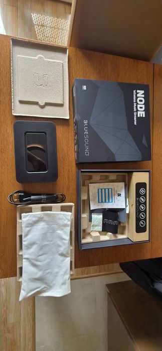 Bluesound NODE N130 3 GEN HDMI eARC – komplet + pudełko