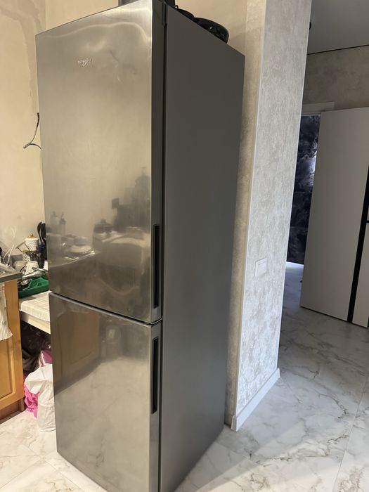 Продам холодильник Whirlpool
