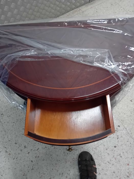 Mesa de Apoio completamente nova