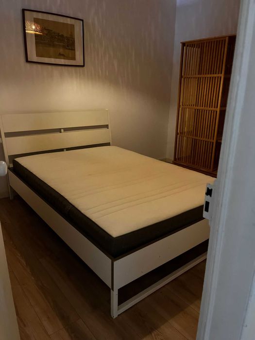 Cama de casal IKEA