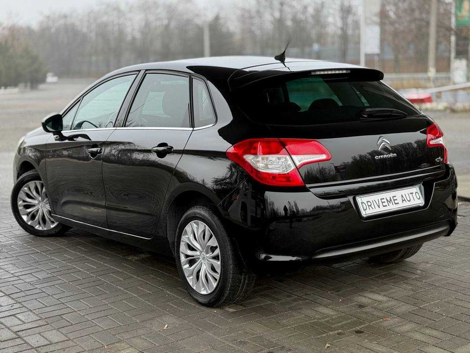 Citroen C4 Official 2011