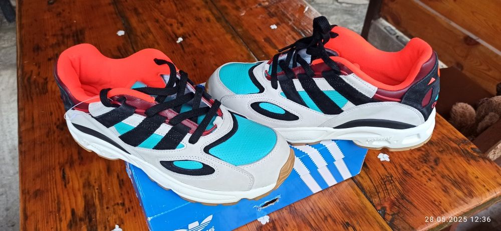 Продам Кросівки Adidas 43  LXCON 94 EE5295