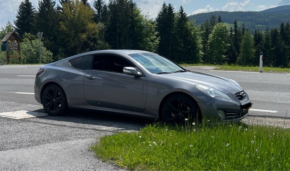 Hyundai Genesis Coupe 2.0T