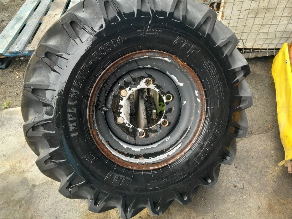 Koło 11.5 - 15.3 BKT Kompletne koło
