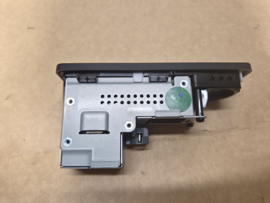 Port USB Czytnik kart SD Range Rover  JPLA-19E110-BB