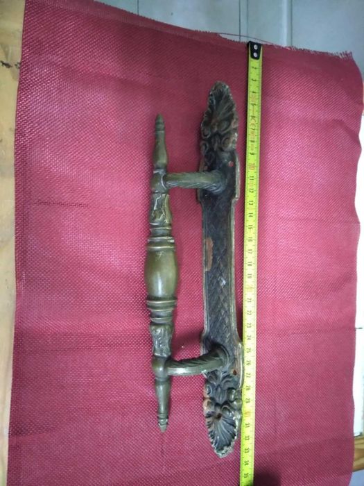 Puxadores antigos de latão. Ler tudo.