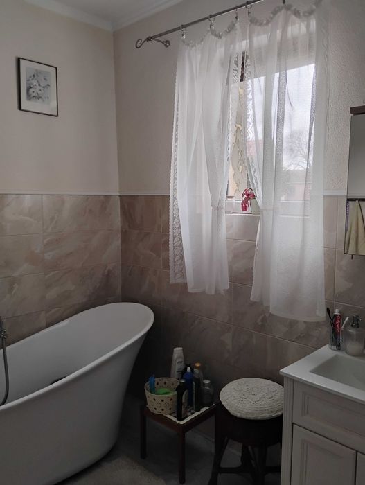 Duży dom na wsi z pokojami do wynajęcia