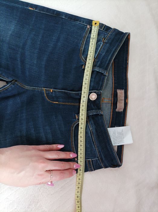 Jeansy damskie Guess 90% bawełna rozmiar 24