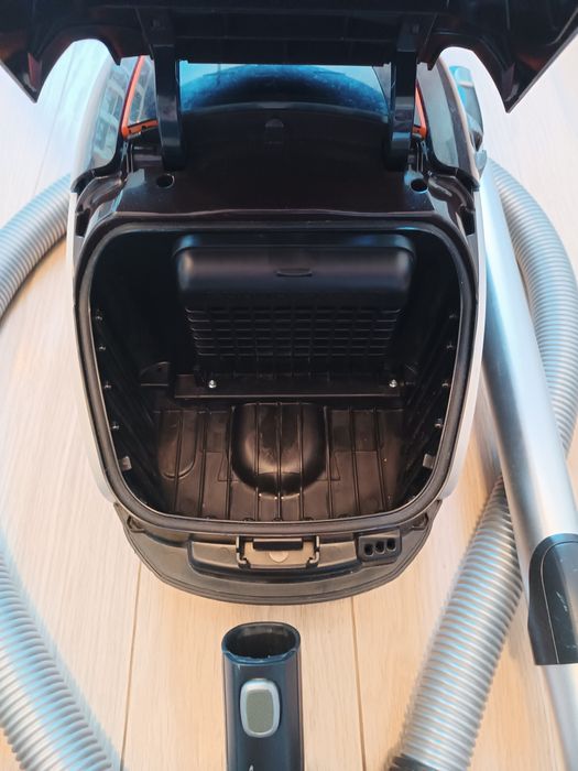 // Odkurzacz workowy Electrolux Ultrasilencer