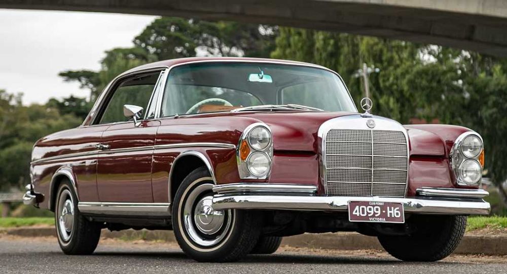 MERCEDES W111/W112 reperaturka błotnika lewy tył części blacharskie i nadwozia podłoga bagażnika nadkole wewnętrzne