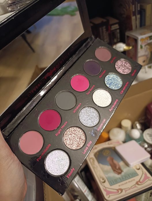 Paleta cieni Dieverune cosmetics Smitten