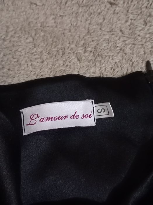 Чёрное новогоднее платье