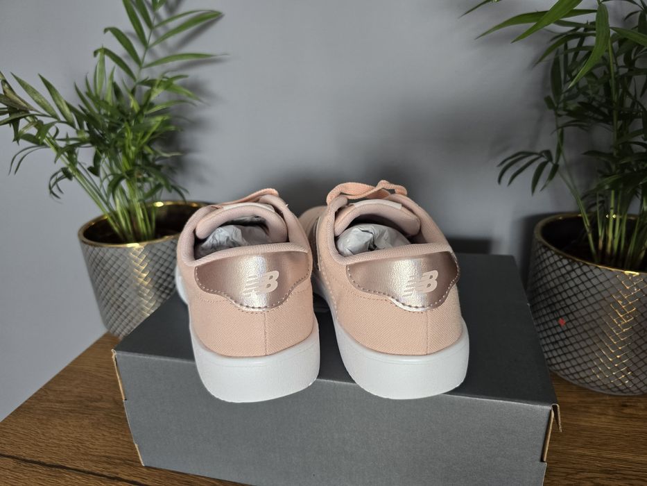 Buty Damskie New Balance 36.5