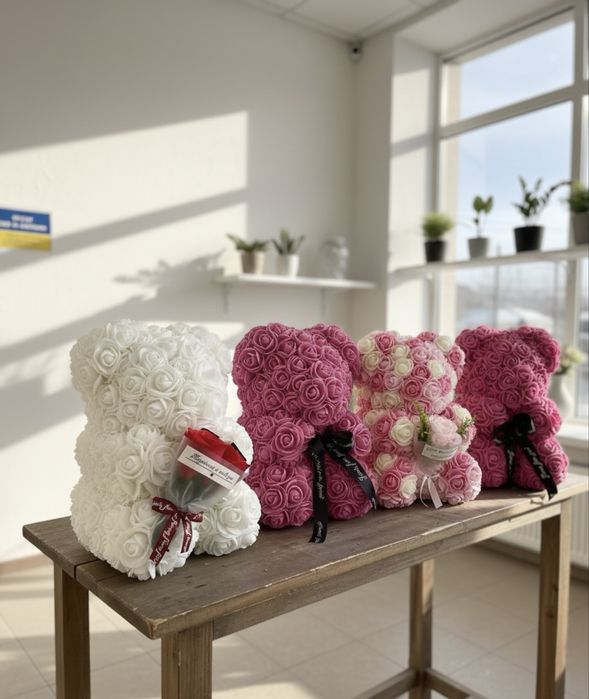 ІДЕАЛЬНИЙ Подарунок на 8 БЕРЕЗНЯ ведмедик з троянд 3D