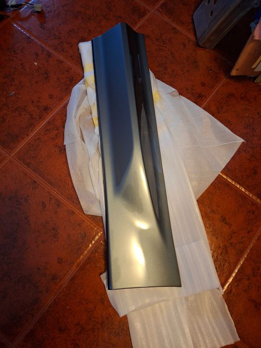 Friso da porta traseira  lado esquerdo Volvo xc60c60