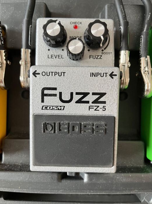 pedais de guitarra vários