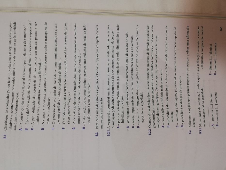 Manuais 2partes +Cad. de Atividades de biologia e geologia 11°ano