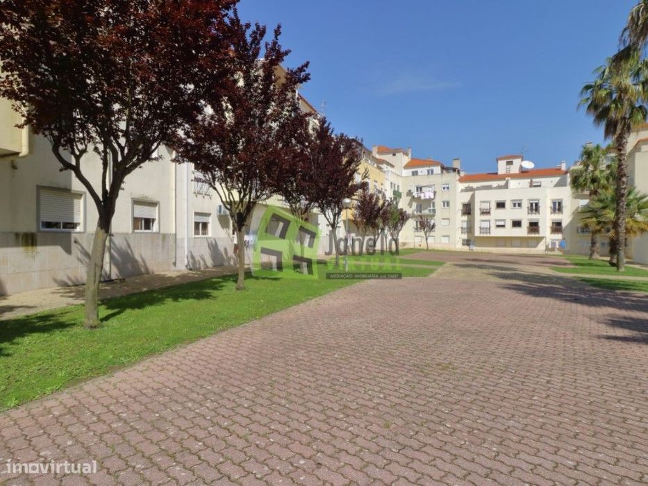 Apartamento T3 com Arrecadação - Quinta do Conde