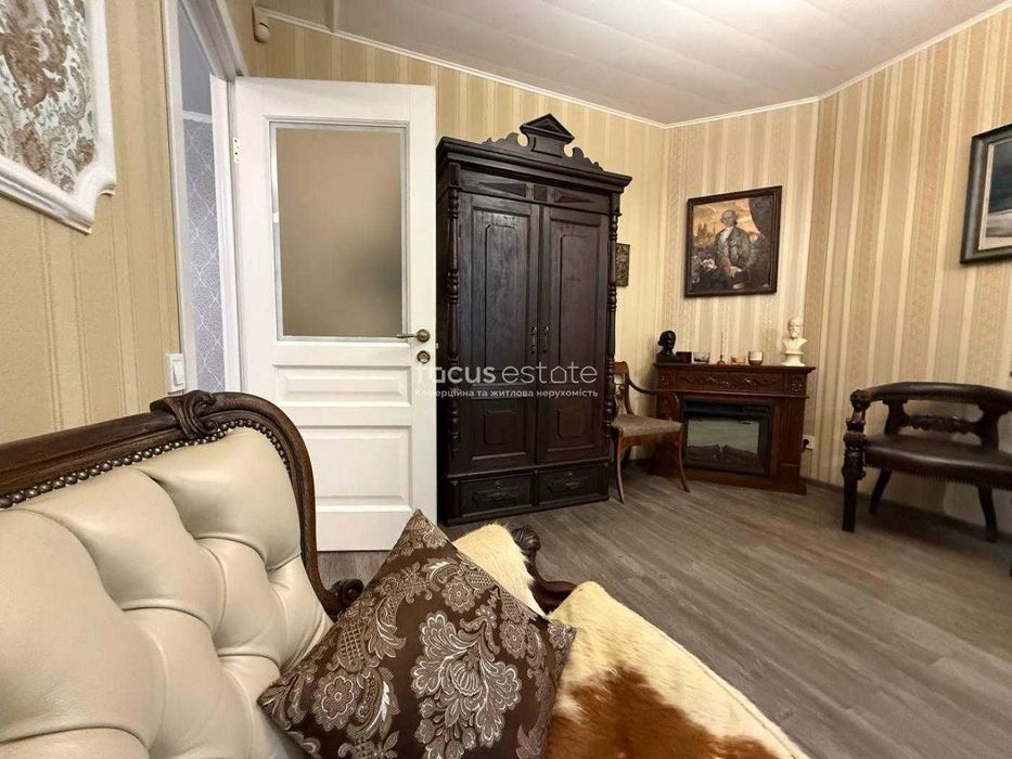 Без %. 153м2. Золоті Ворота. Львівська площа. Фасад. Окремий вхід