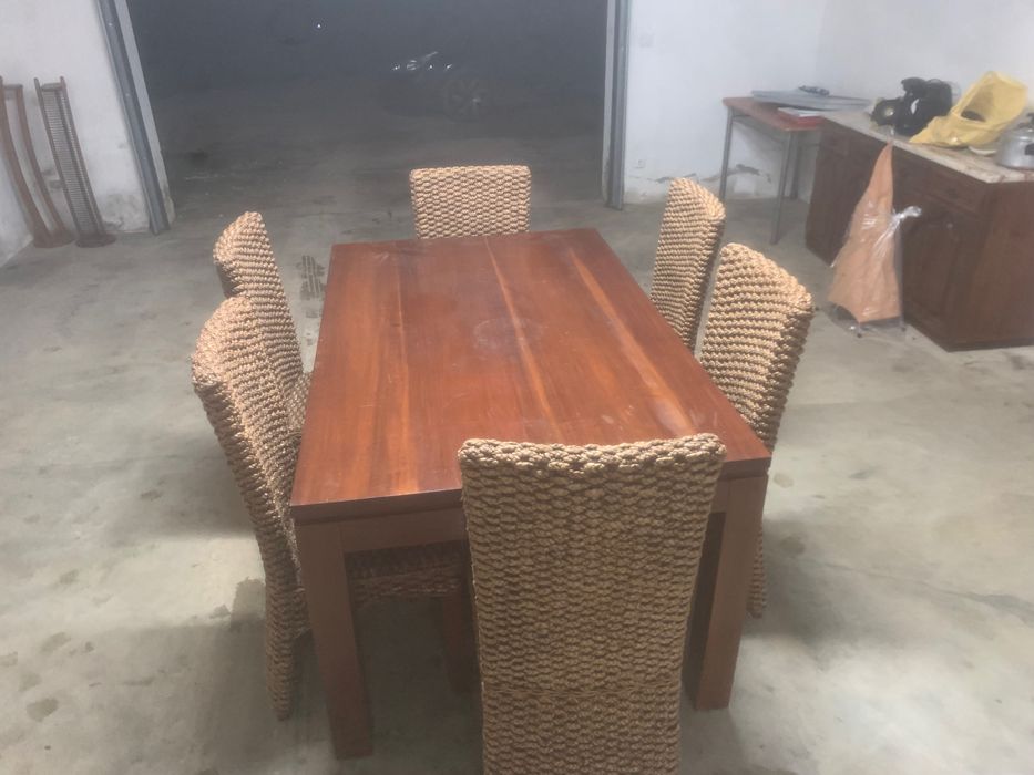 Mesas jantar + 6 cadeiras+ 1 sofás pequeno