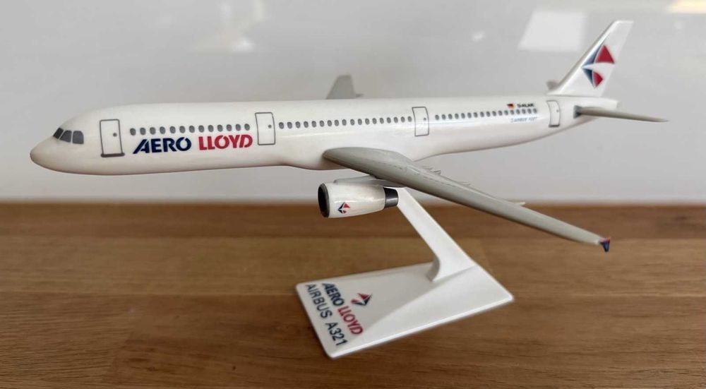 Model samolot A321 AeroLloyd Airlines snapfit