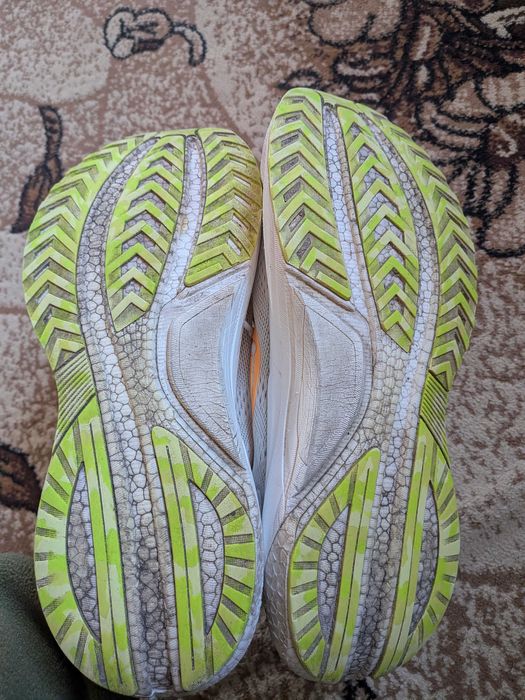 Бігові кросівки saucony tempus 2