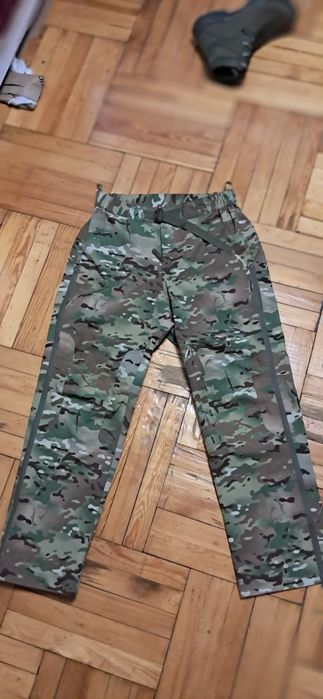 Продам нові водонепронекні штани