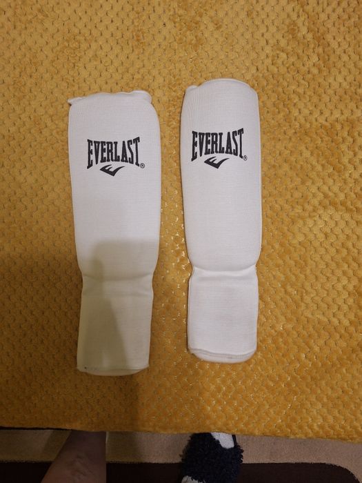 Продам захист для єдиноборств (шолом, захист рук, ніг, грудей)