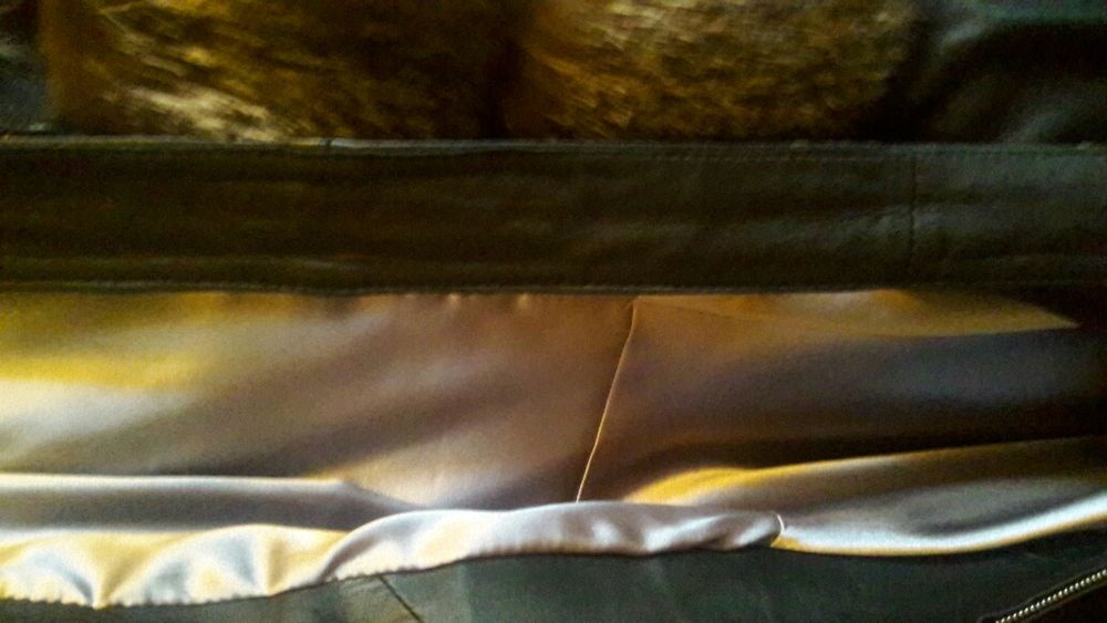 Продам пальто кожаное с чернобуркой