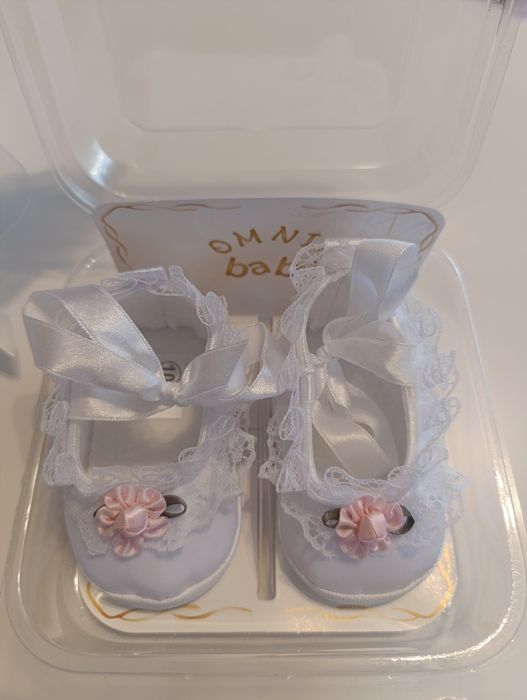 Buciki białe na chrzest rozmiar 10