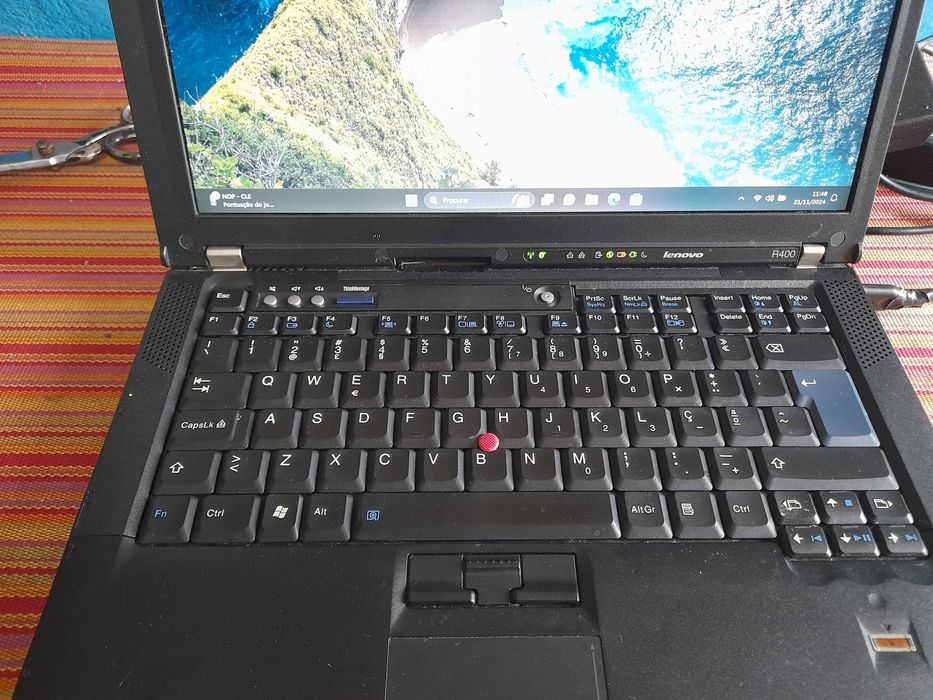 Lenovo ThinkPad R400 Laptop, Intel i3, Like New, 4 GB RAM, 140 GB SSD64354260369538121