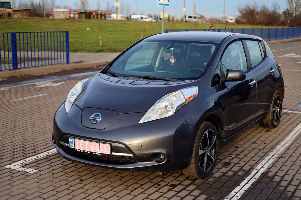 Nissan Leaf 2013  FL (модельний 2014) 24 kWh друга модивікація