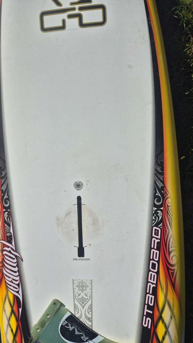 deska windsurfingowa starboard kombat 89l ze statecznikiem
