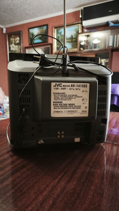 Телевізор JVC маленький
