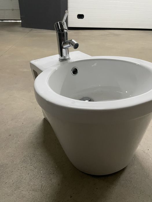 Conjunto Sanitário Sanindusa (2 Sanitas + 1 Bidé) – Design Moderno