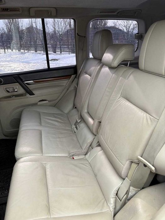 Mitsubishi Pajero Wagon 4