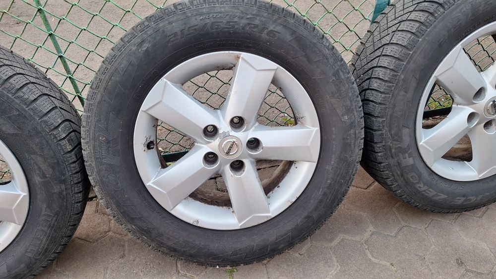 р16 5×114,3 диски NISSAN, Renault  шини 215 65 16