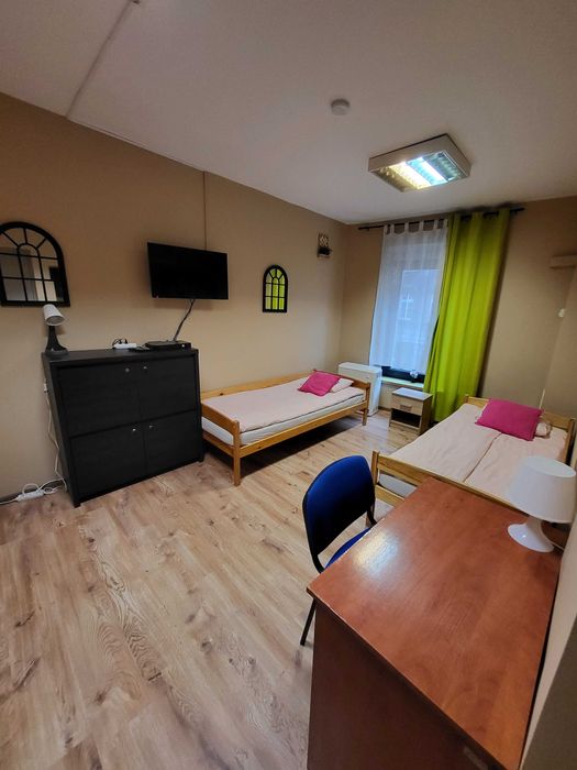 Pokoje Siemińskiego 22  centrum Gliwice - Prywatny parking