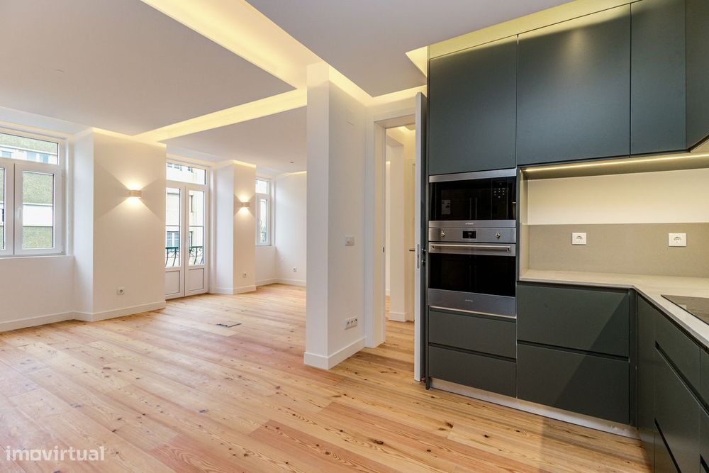 Apartamento Remodelado com 4 suites junto ao Jardim Constantino