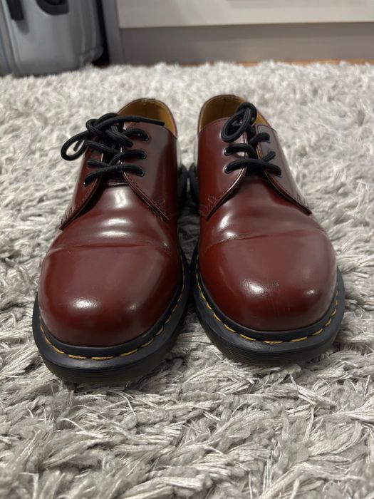 wiśniowe buty dr. martens doc’s 1461
