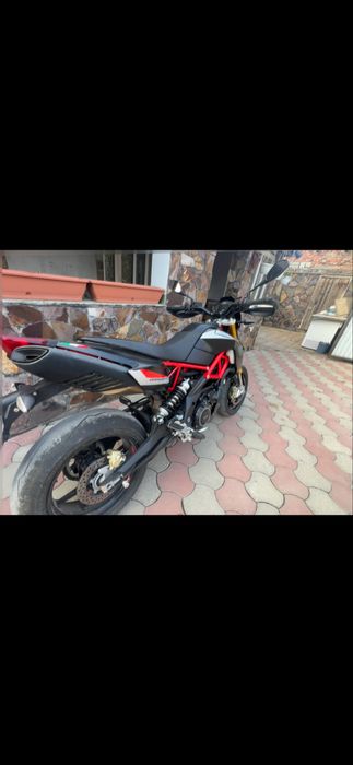 Продам мотоцикл  aprilia dorsoduro 900 куб 2019 рік мотоцикл в ідеальн