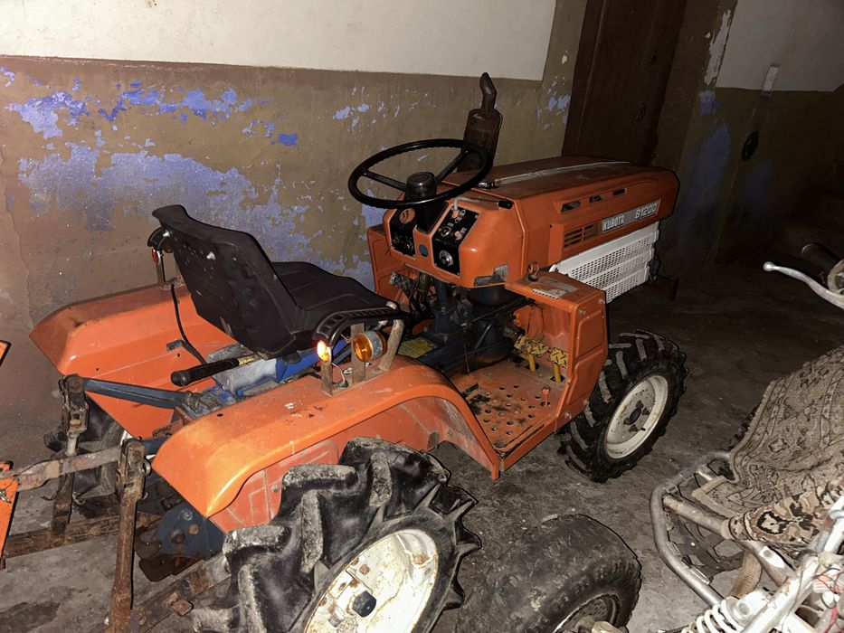 Kubota em bom estado pronto para trabalhar