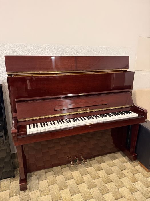 Piano Vertical Röessler DU-121